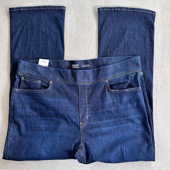 NWT Levi Strauss Signature Gold Totally Shaping Pull On Bootcut Jeans. 22 Short. - Picture 3 of 13